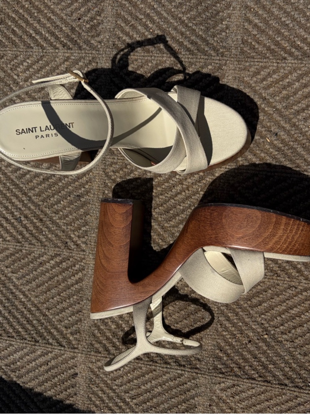 Saint Laurent Cream Leather Platform Sandal with Wood-Effect Heel - Picture 4 of 15